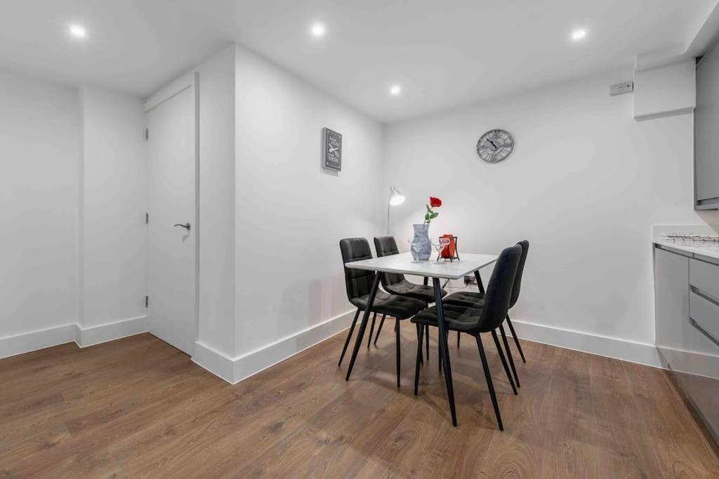 Holiday Home Sleep 8 Central London 9Elms Экстерьер фото