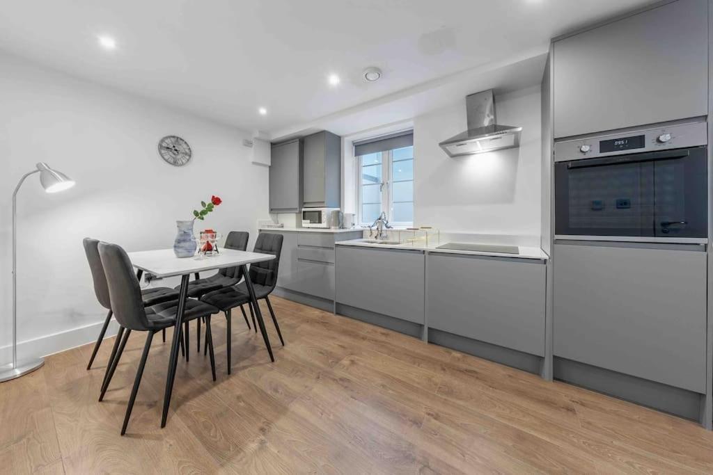 Holiday Home Sleep 8 Central London 9Elms Экстерьер фото